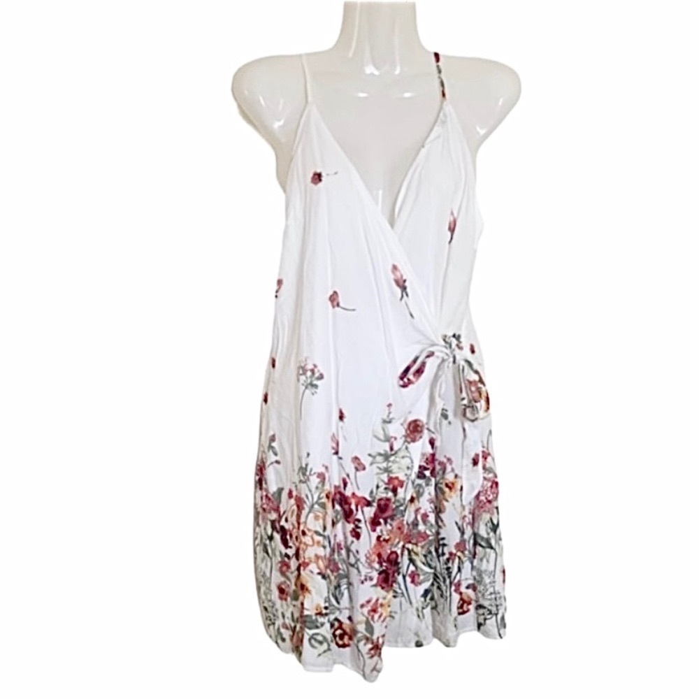 NWT’s Love Riche Floral Print Wrap Dress
